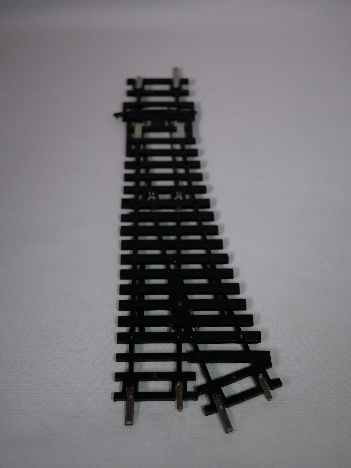Hornby 1:76 Scale Model Railway Track Single Piece Right Hand Point - R8073