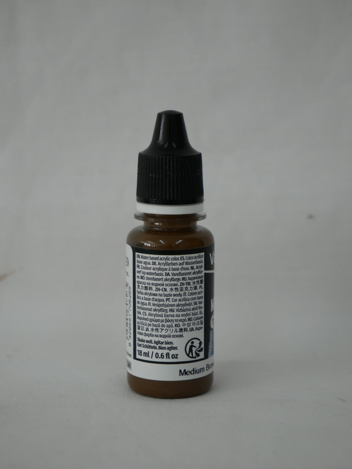 Vallejo Model Color Medium Brown Acrylic 18ml/0.60 fl oz Dropper Bottle - 70.826