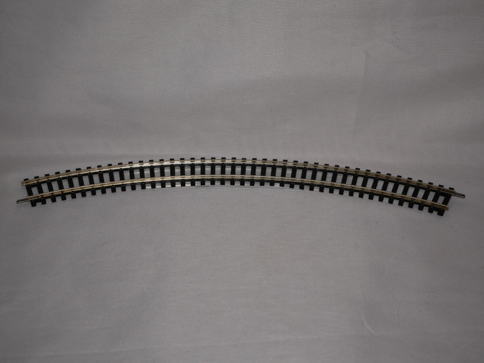 Hornby 1:76 Model Railway Track Single Piece 1st Double 45deg Radius Curve R605