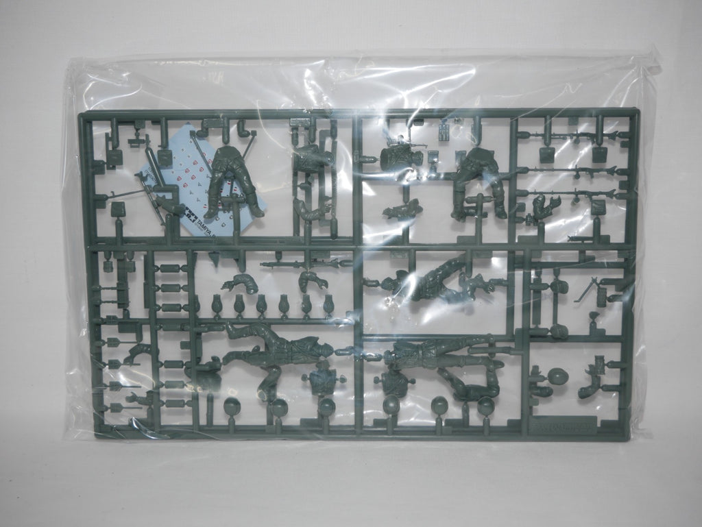 Tamiya Military Miniatures 1:35 Scale German Machine Gun Troops Infantry - 35038