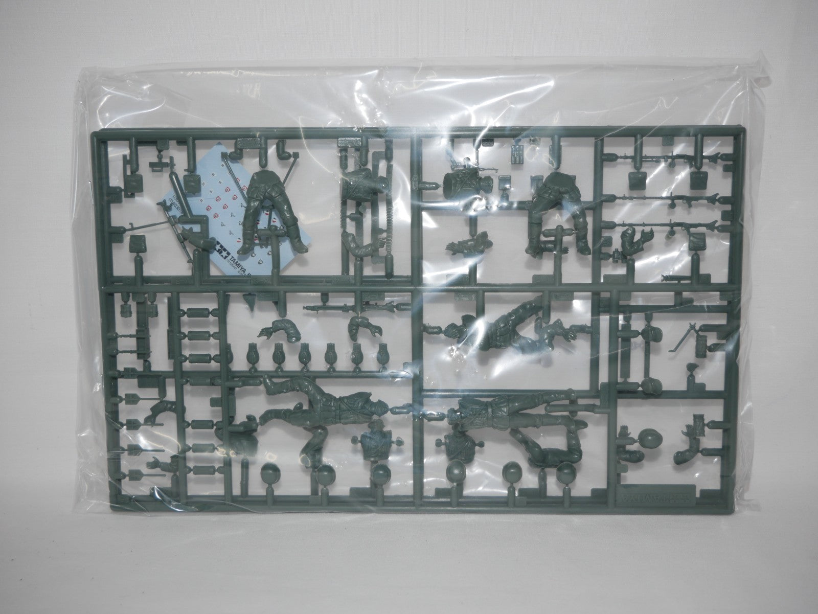 Tamiya Military Miniatures 1:35 Scale German Machine Gun Troops Infantry - 35038