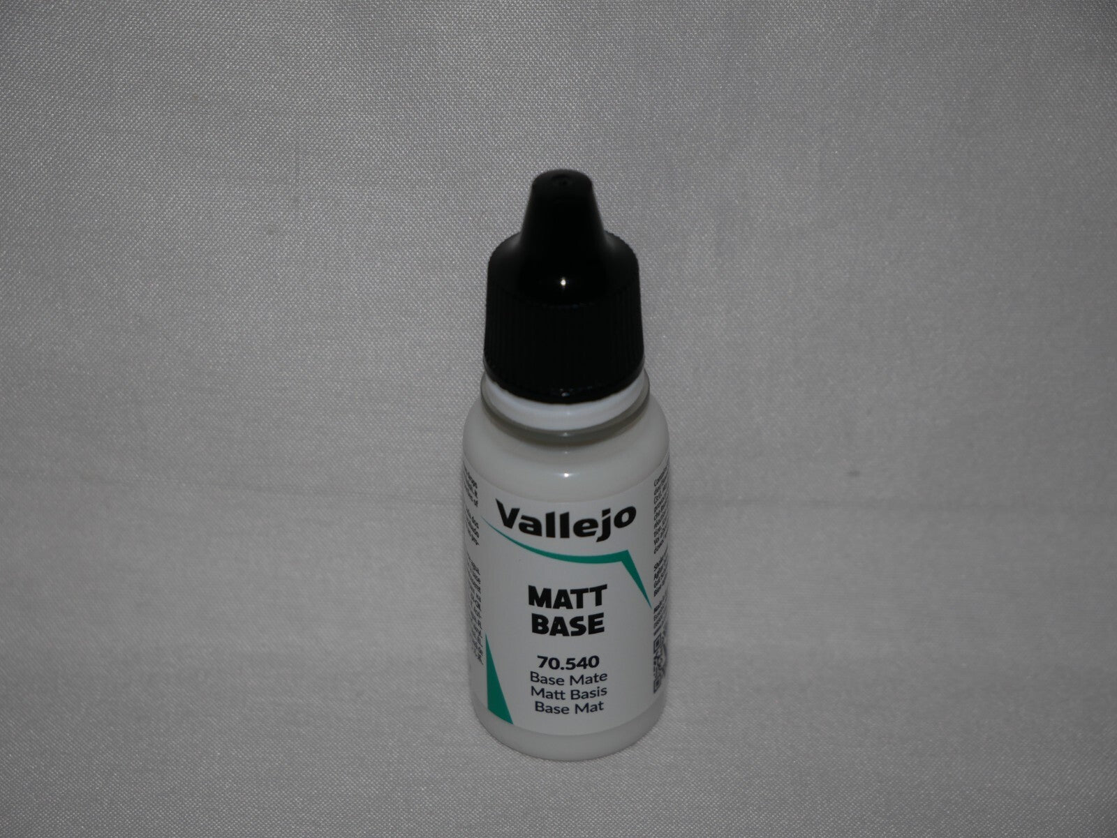 Vallejo Auxiliary Products Matt Base 18ml/0.60 fl oz Dropper Bottle - 70.540