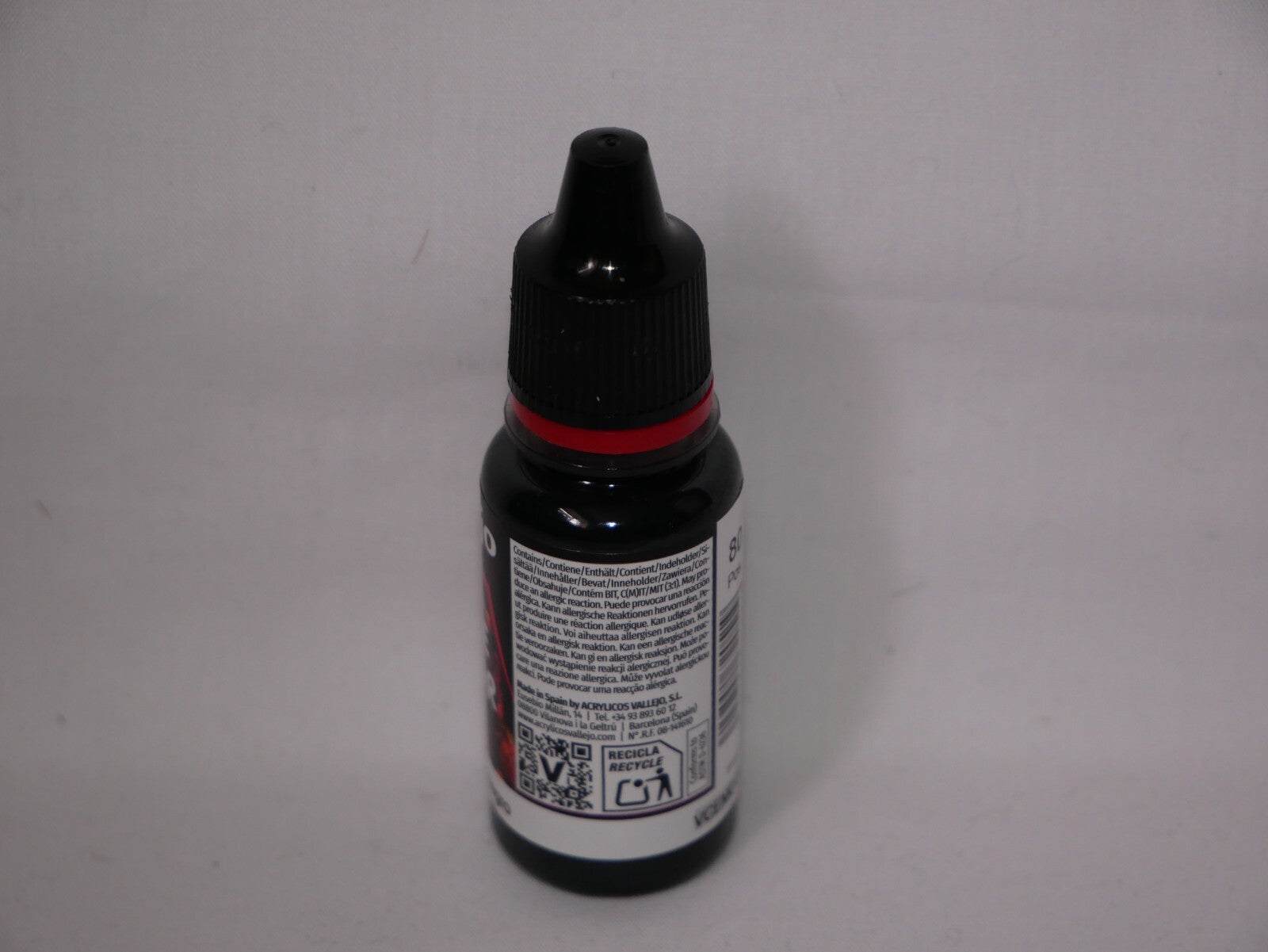 Vallejo Game Color Acrylic Range Black 18ml/0.6 fl oz Dropper Bottle - 72.051