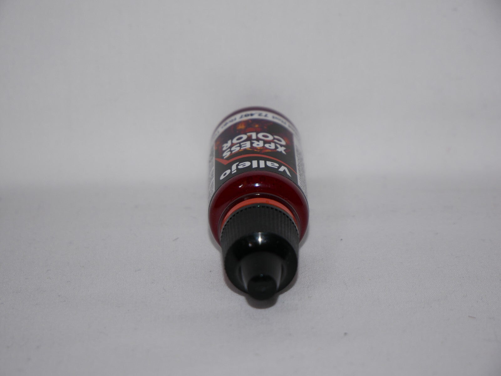 Vallejo Xpress Color Acrylics Velvet Red 18ml/0.6 fl oz Dropper Bottle - 72.407
