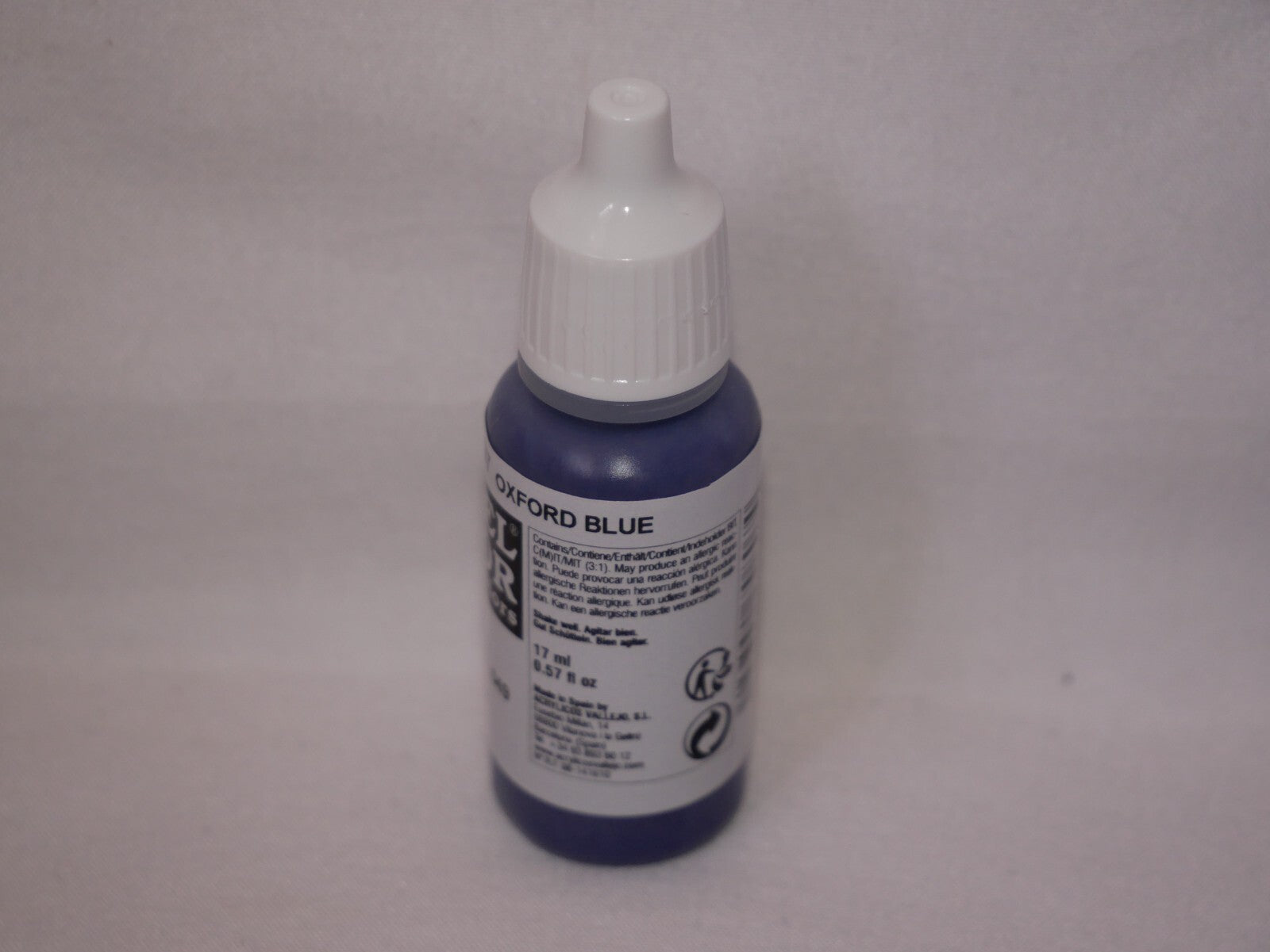 Vallejo Model Color Oxford Blue Acrylic 17ml/0.57 fl oz Dropper Bottle - 70.807
