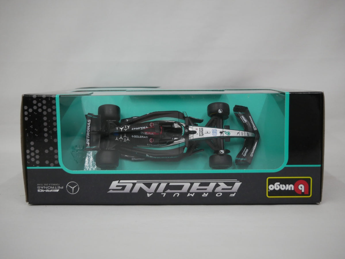 Burago 1:43 Scale Mercedes-AMG Petronas Forumla One Team Pit Pass Diorma Playset - #18-38452R