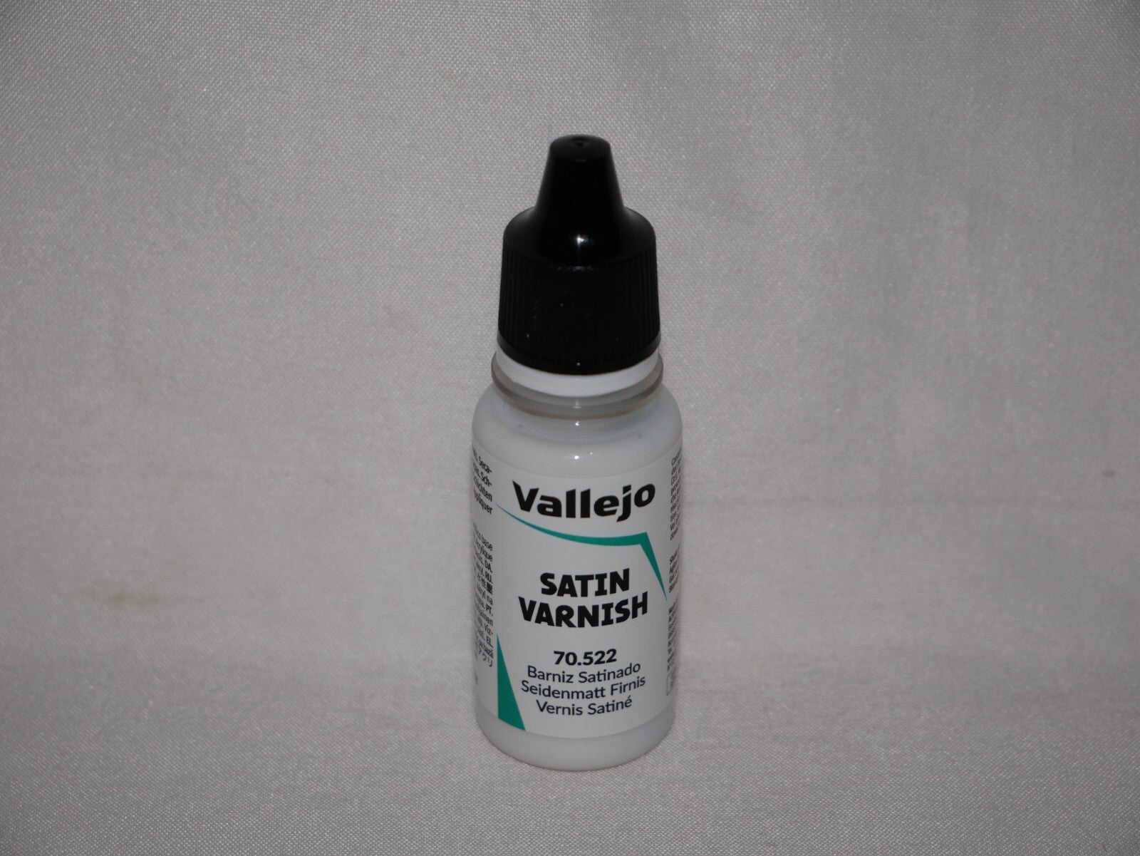 Vallejo Auxiliary Products Satin Varnish 18ml/0.60 fl oz Dropper Bottle - 70.522