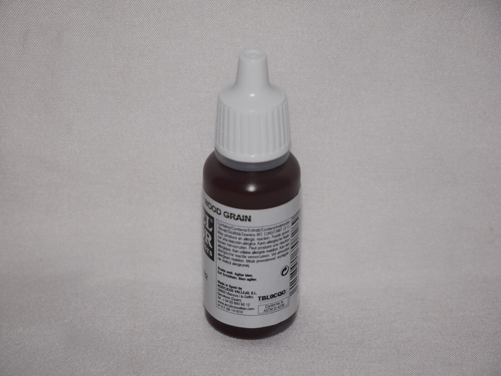 Vallejo Model Color Wood Grain Acrylic 17ml /0.57 fl oz Dropper Bottle - 70.828