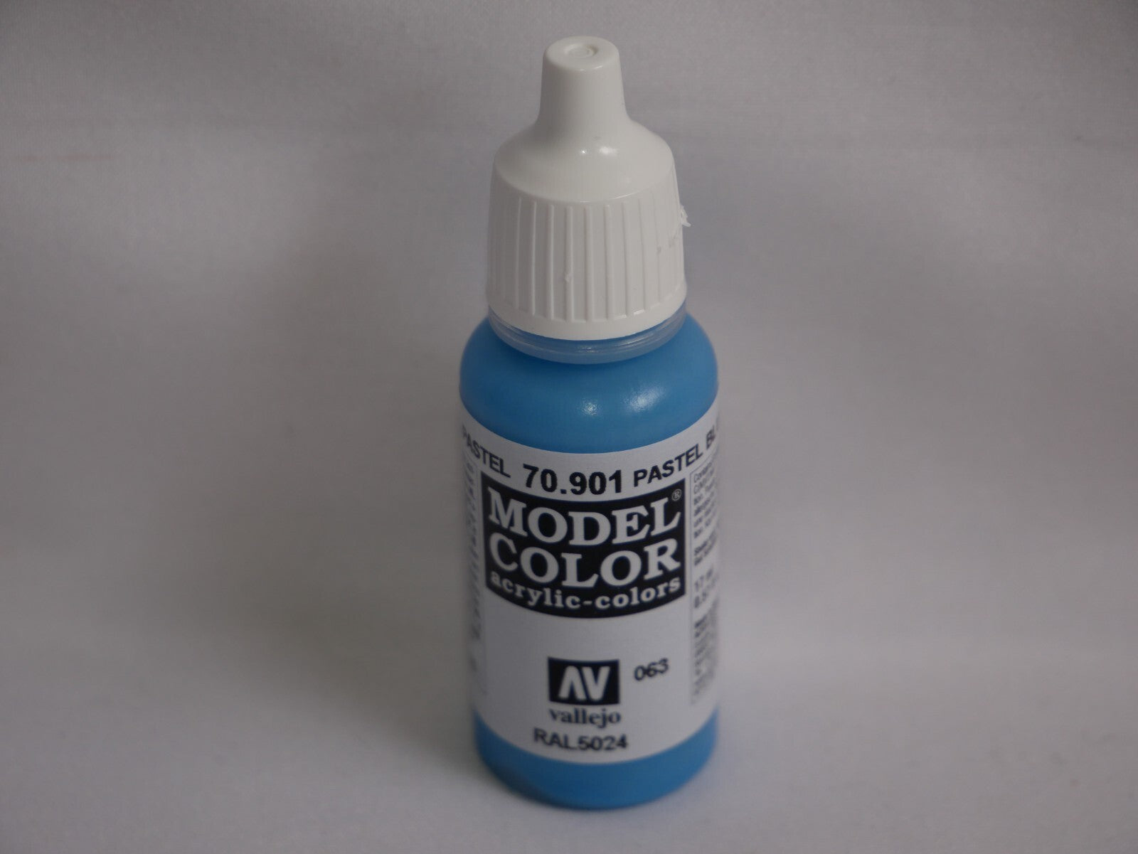 Vallejo Model Color Pastel Blue Acrylic 17ml/0.57 fl oz Dropper Bottle - 70.901