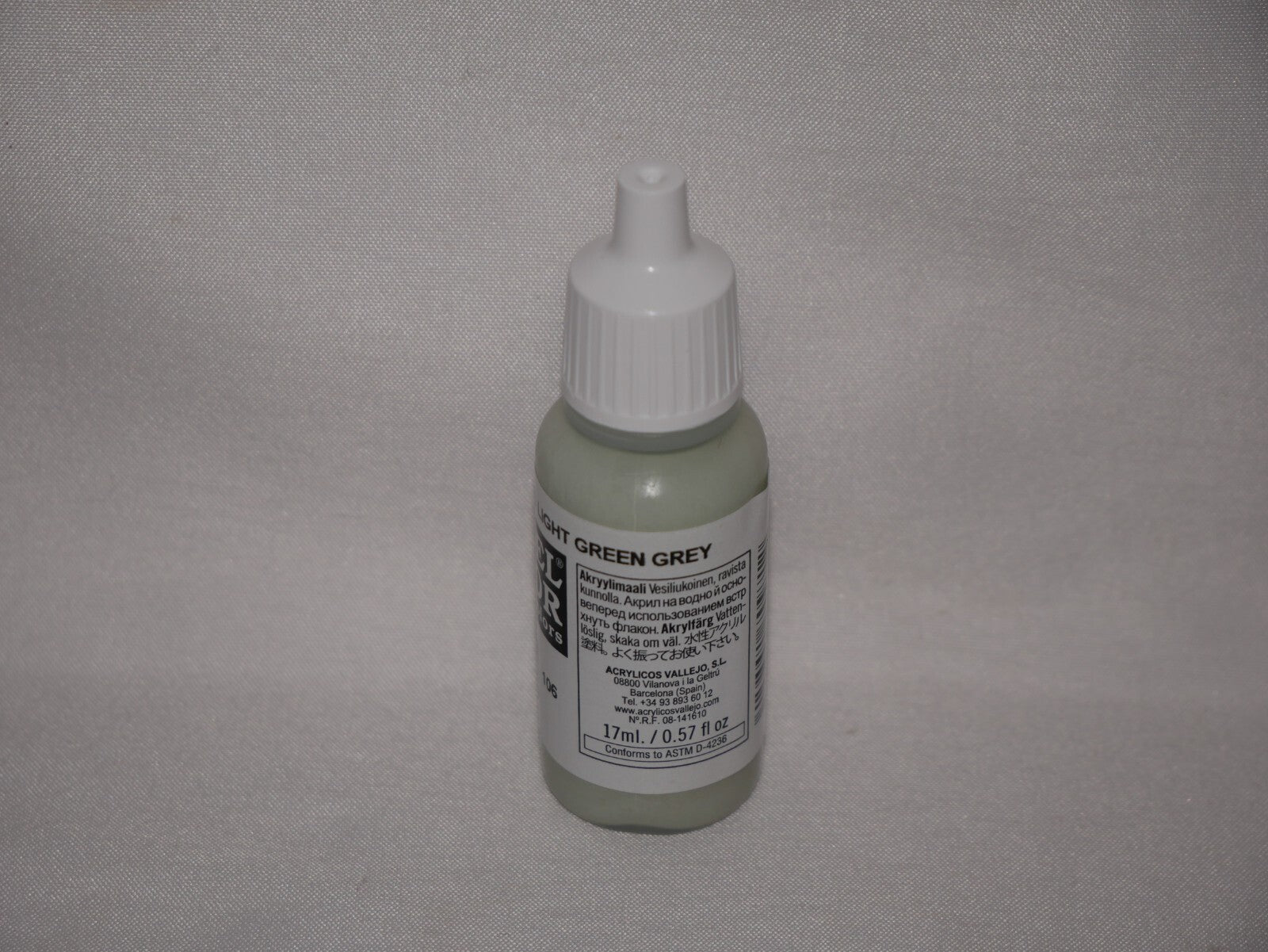 Vallejo Model Color Light Green Grey Acrylic 17ml Dropper Bottle - 70.971