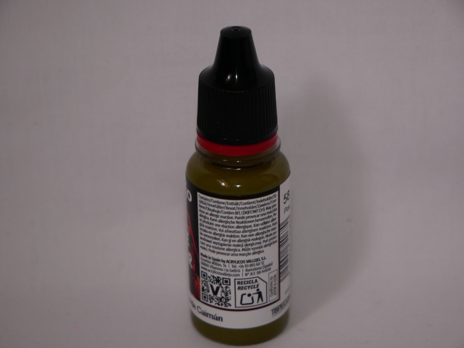 Vallejo Game Color Acrylics Cayman Green 18ml/0.6 fl oz Dropper Bottle - 72.067