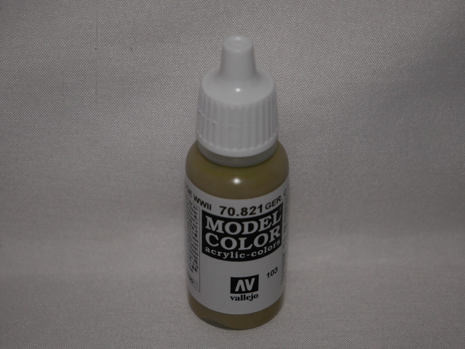 Vallejo Model Color Acrylic WWII German Camouflage Beige 17ml Dropper - 70.821