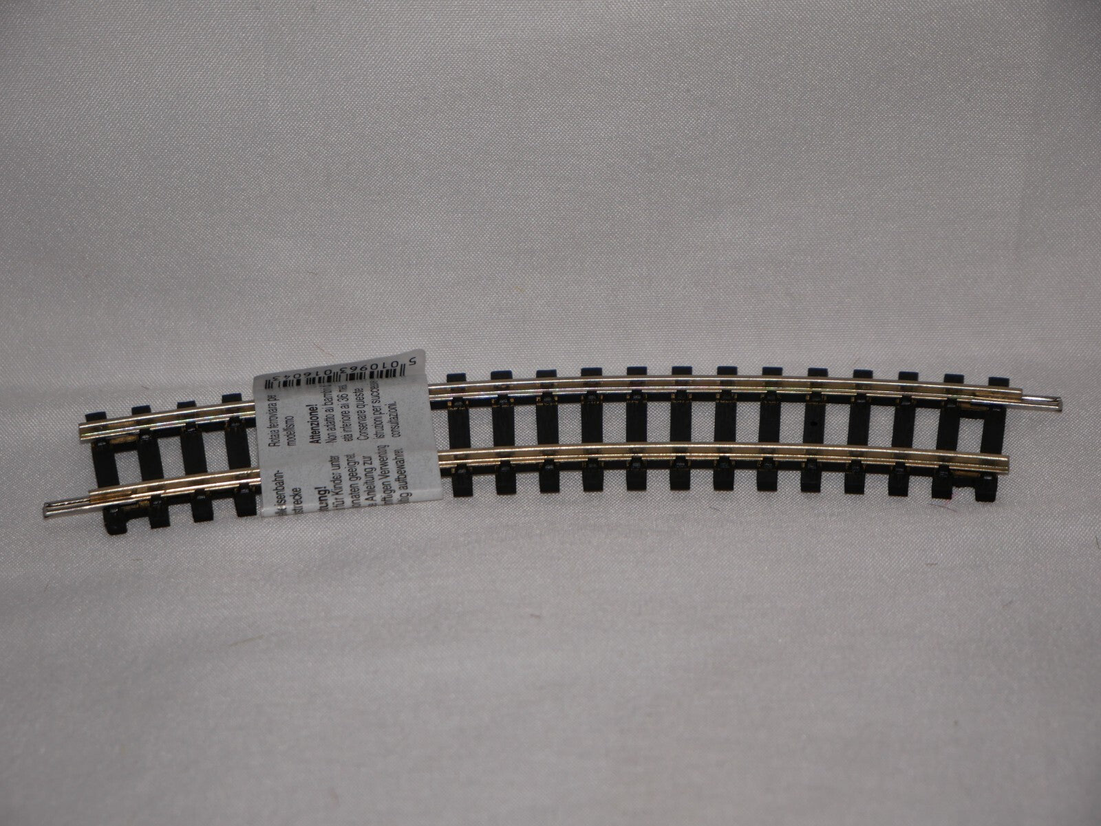 Hornby 1:76 Model Railway Track Single Piece 1st Radius Standard Curve Arc R604