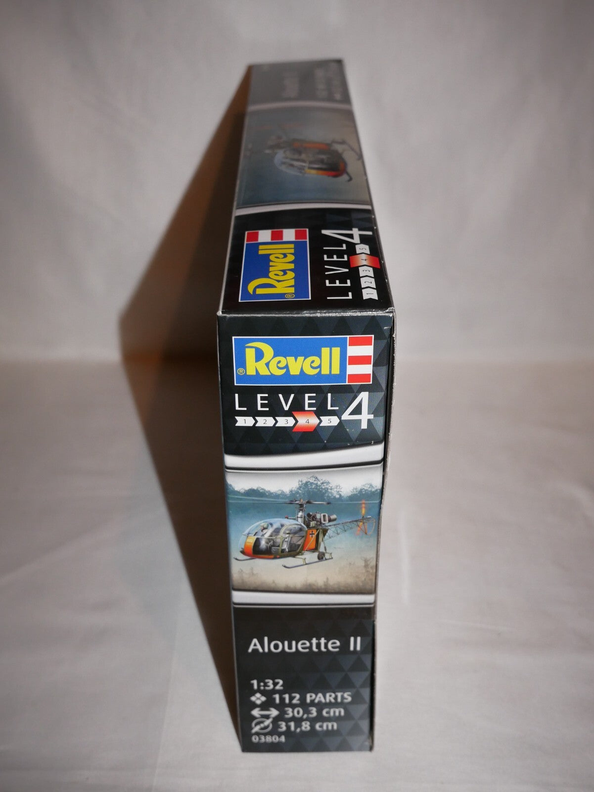 Revell 1:32 Aérospatiale Alouette II Model Helicopter Kit Skill Level 4 - 03804