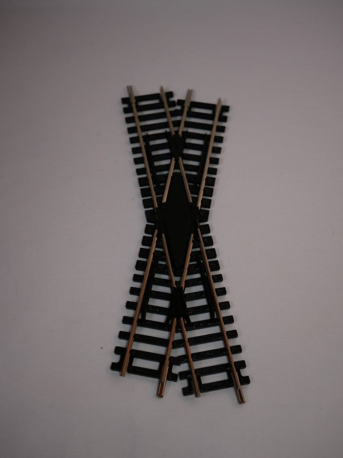 Hornby 1:76 Model Railway Track Single Piece Left Hand Diamond Crossing - R614