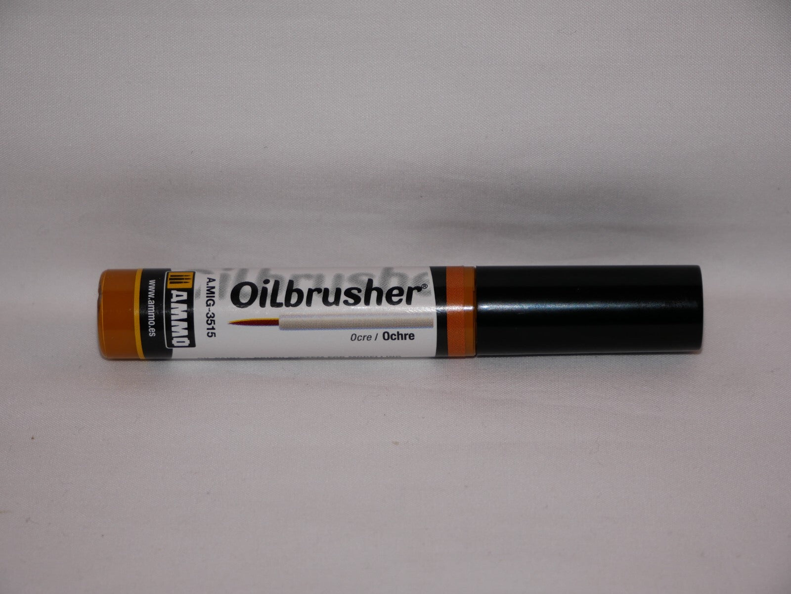 Ammo By Mig Jimenez Oilbrusher Range Ochre With Fine Brush Applicator A.MIG-3515