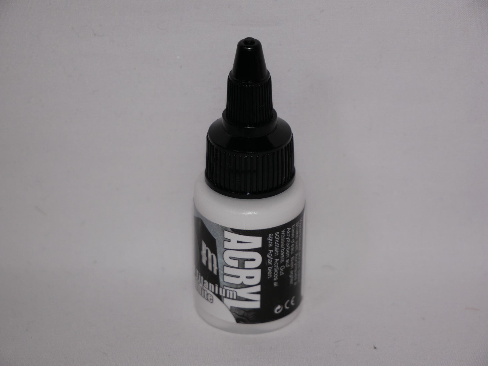 Monument Hobbies Pro Acryl Bold Titanium White 22ml Twist Top Bottle - (MPA-001)
