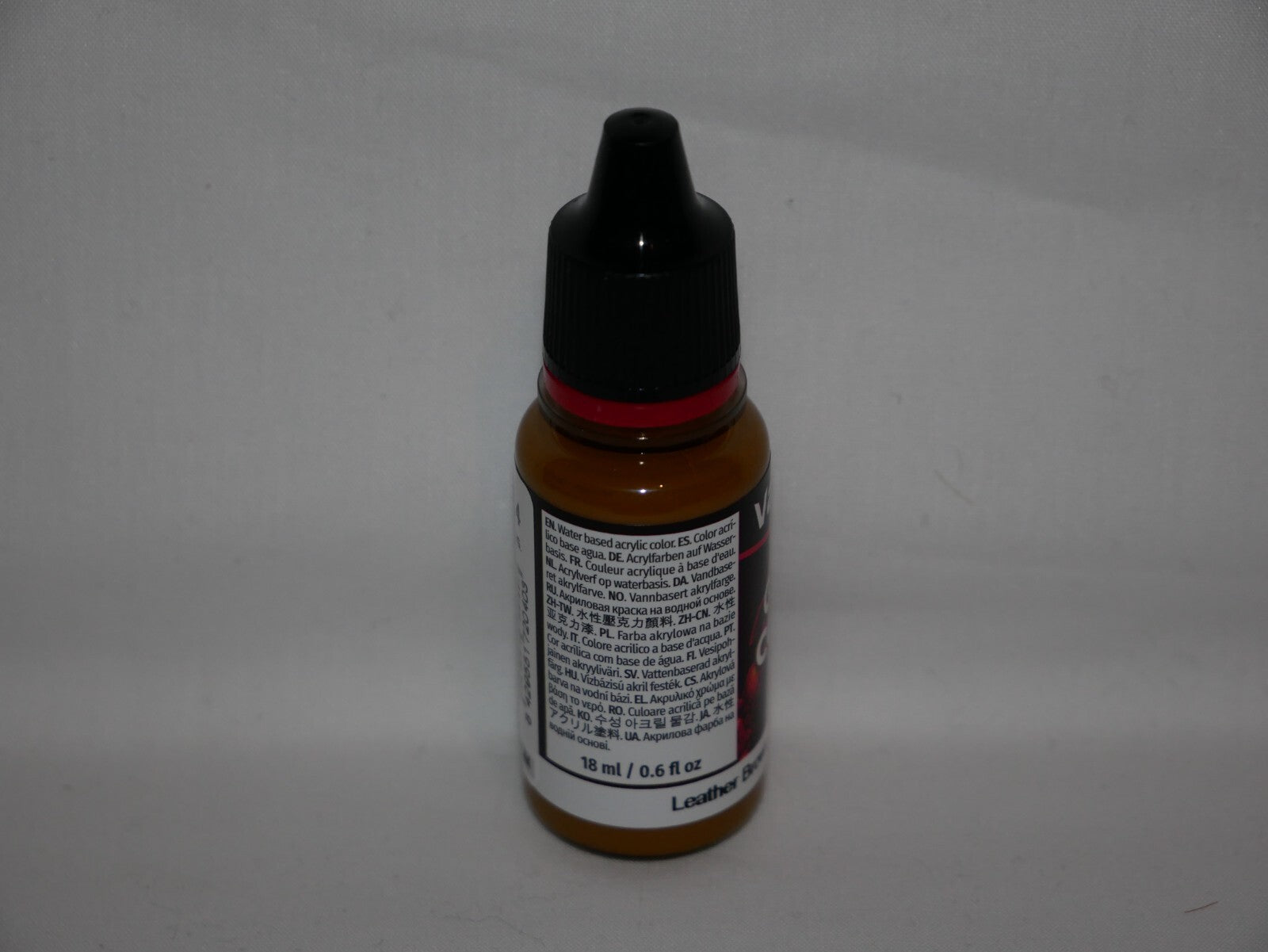 Vallejo Game Color Acrylics Leather Brown 18ml/0.6 fl oz Dropper Bottle - 72.040