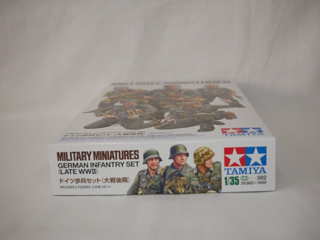 Tamiya Military Miniatures 1:35 Scale German Infantry Set (Late WWII) - 35382