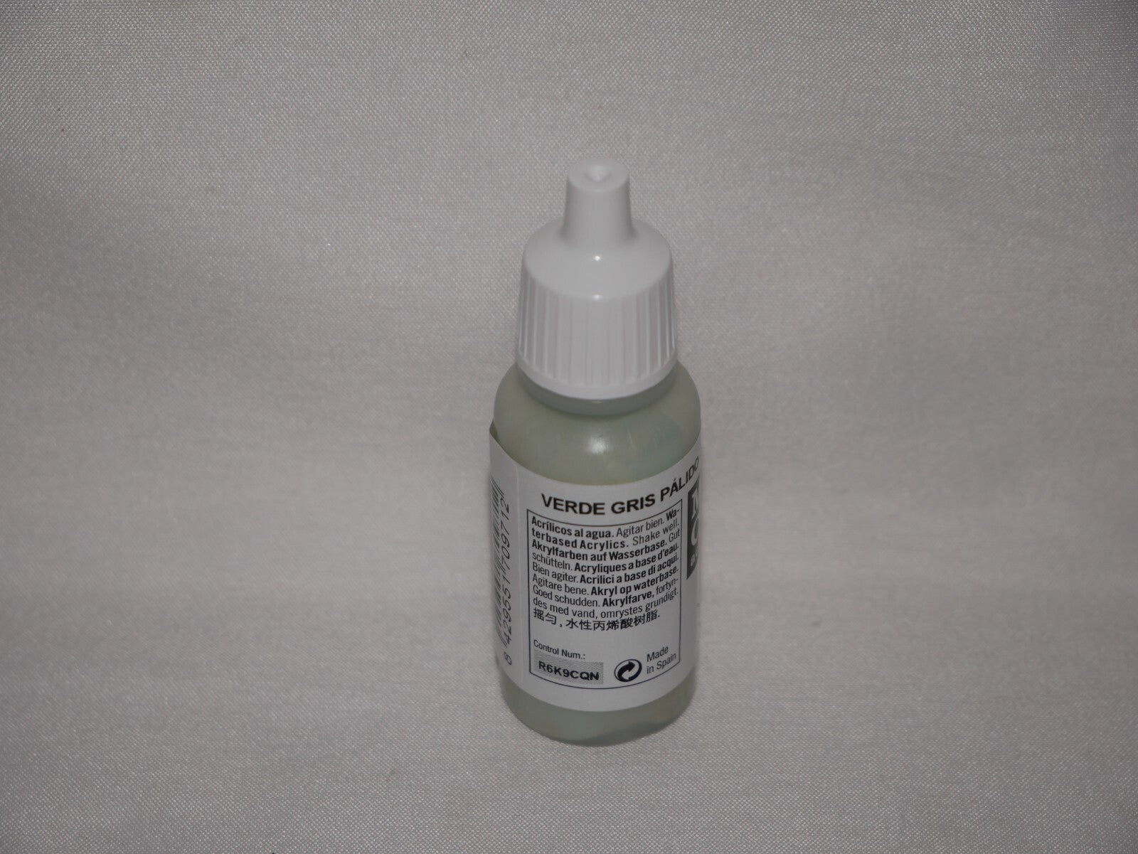 Vallejo Model Color Light Green Grey Acrylic 17ml Dropper Bottle - 70.971