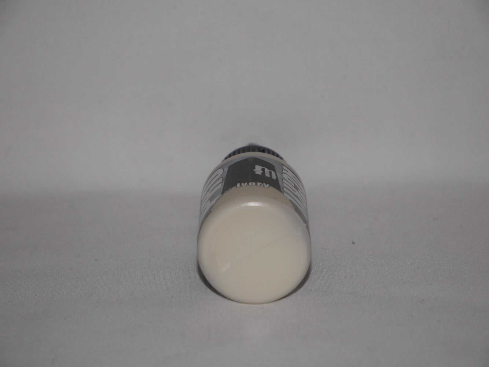 Monument Hobbies Pro Acryl Paint Range Ivory 22ml Twist Top Bottle - (MPA-023)