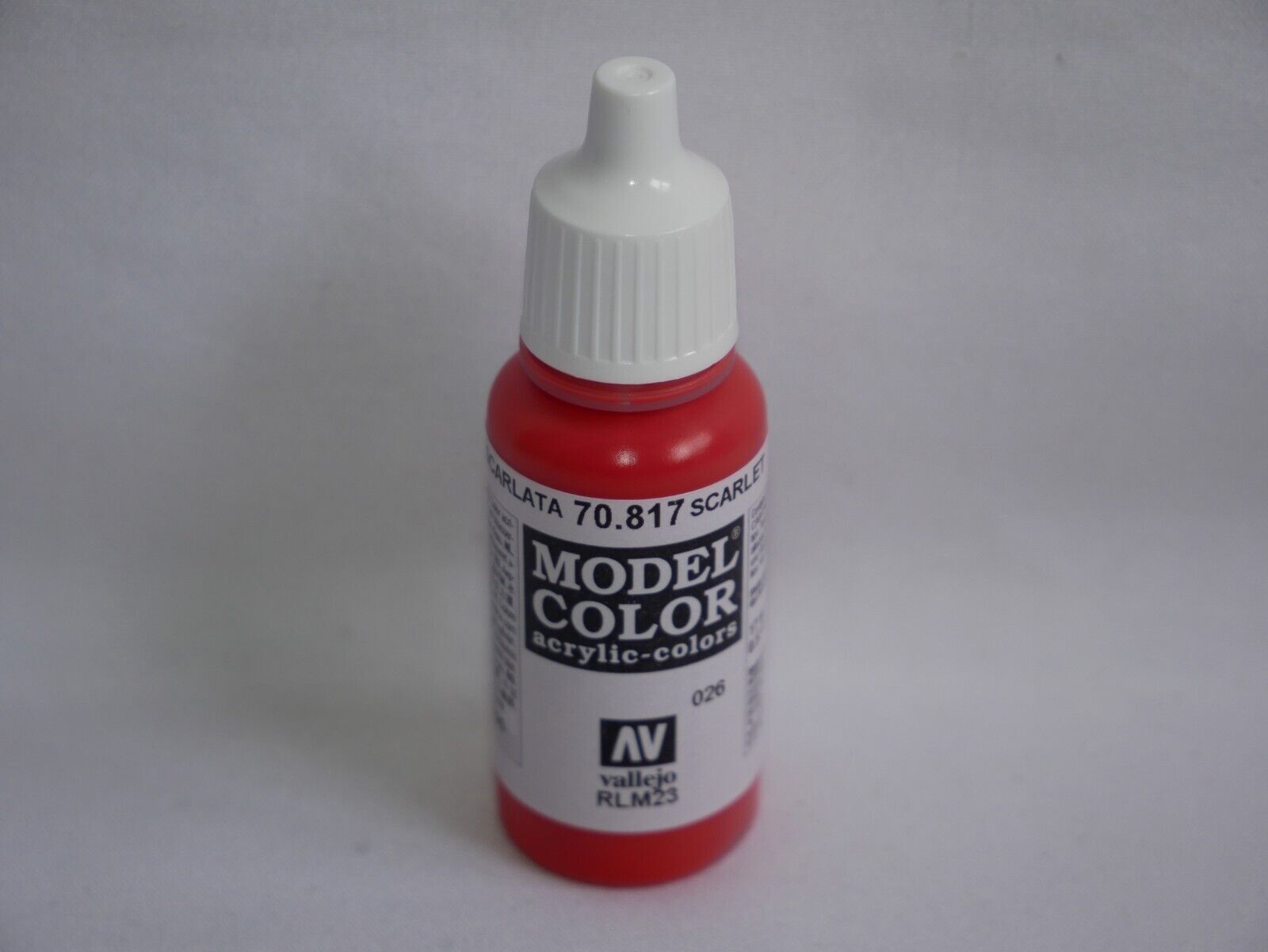 Vallejo Model Color Scarlet Acrylic 17ml/0.57 fl oz Dropper Bottle - 70.817