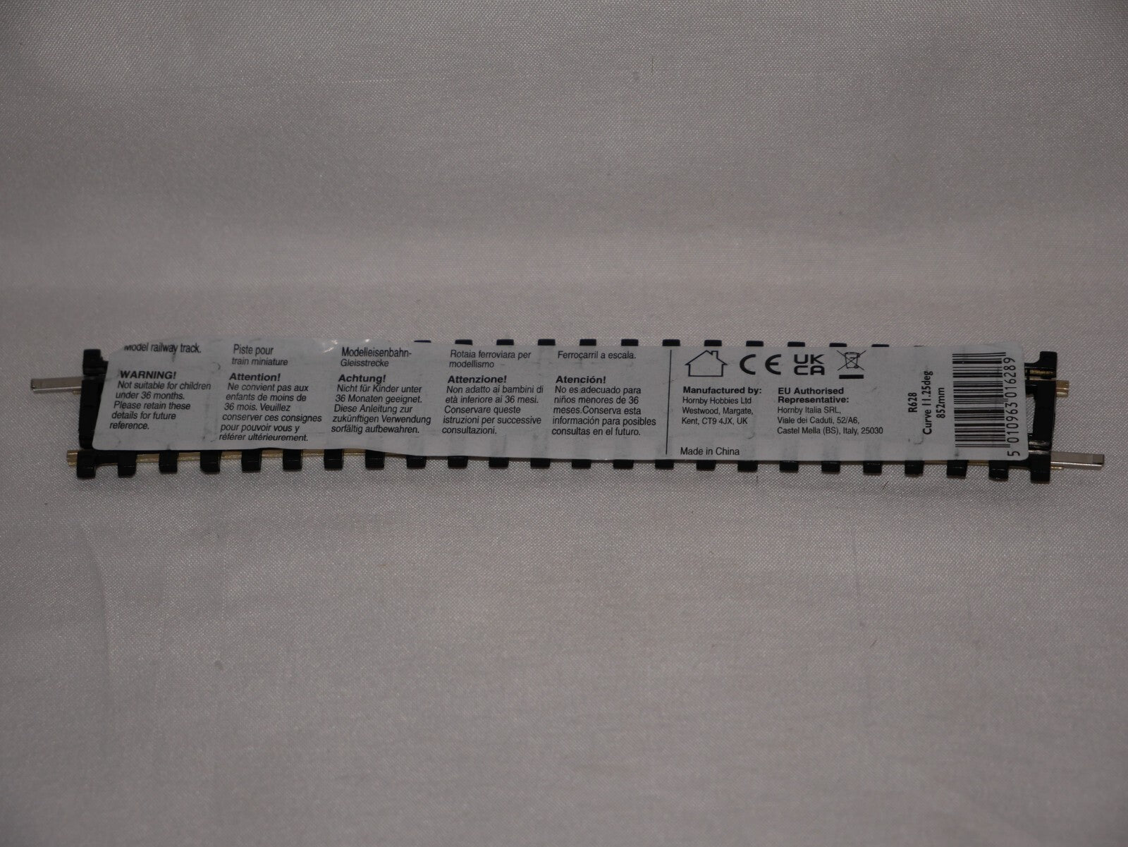 Hornby 1:76 Model Railway Track Single Piece Half Curve (33") Large Radius R628
