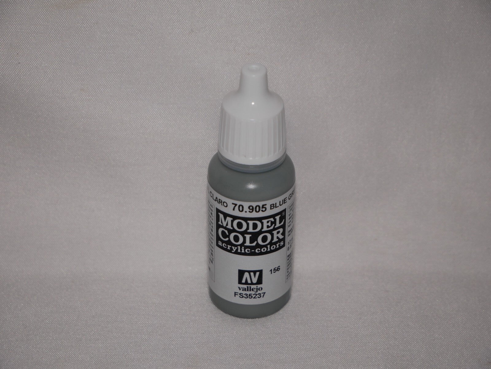 Vallejo Model Color Grey Pale Acrylic 17ml/0.57 fl oz Dropper Bottle - 70.905