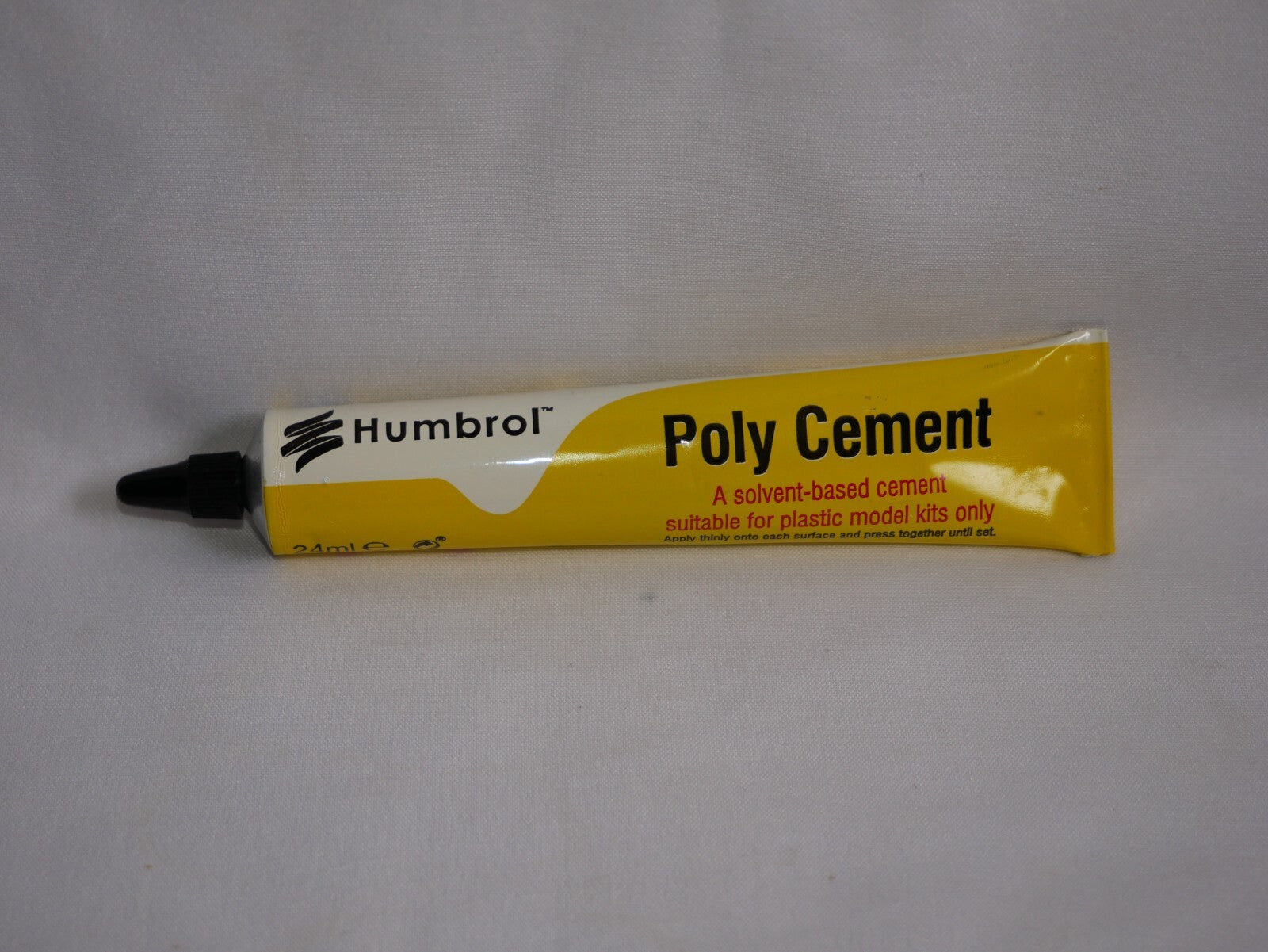 Humbrol Large Poly Cement A Solvent Based Glue For Plastics Models 24ml AE4422