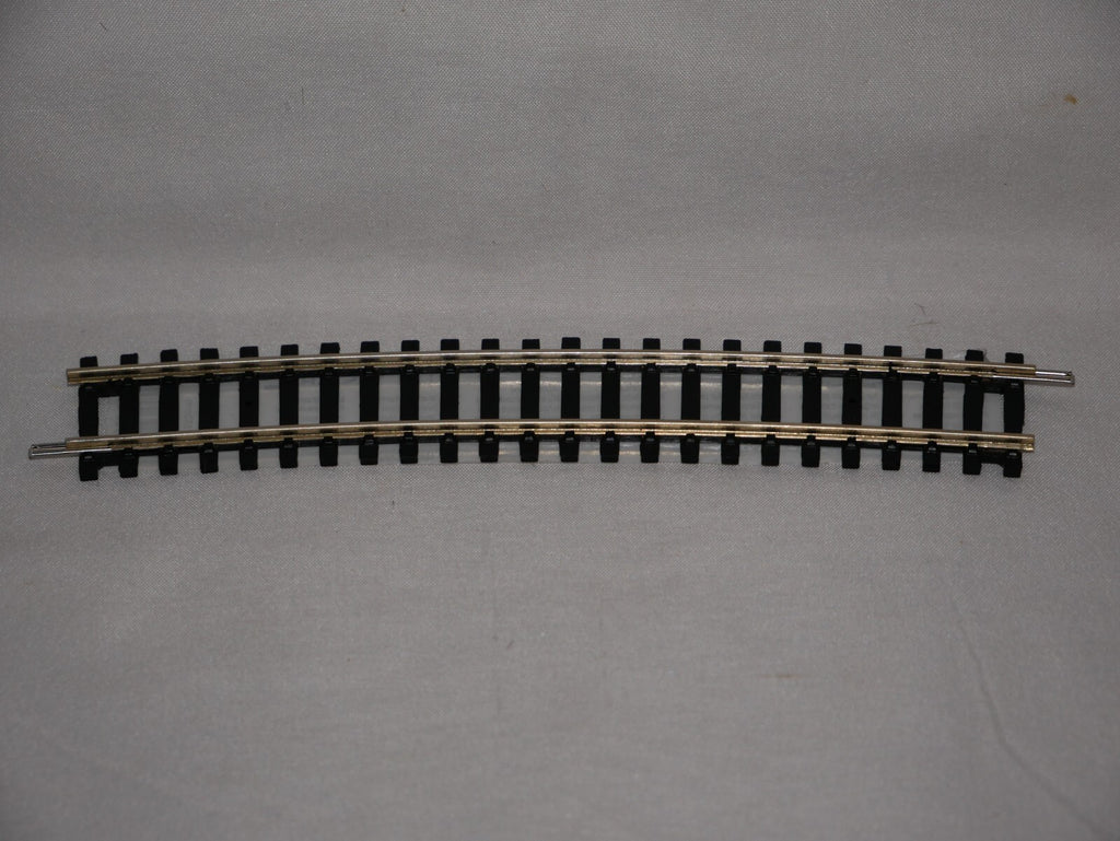 Hornby 1:76 Model Railway Track Single Piece Half Curve (33") Large Radius R628