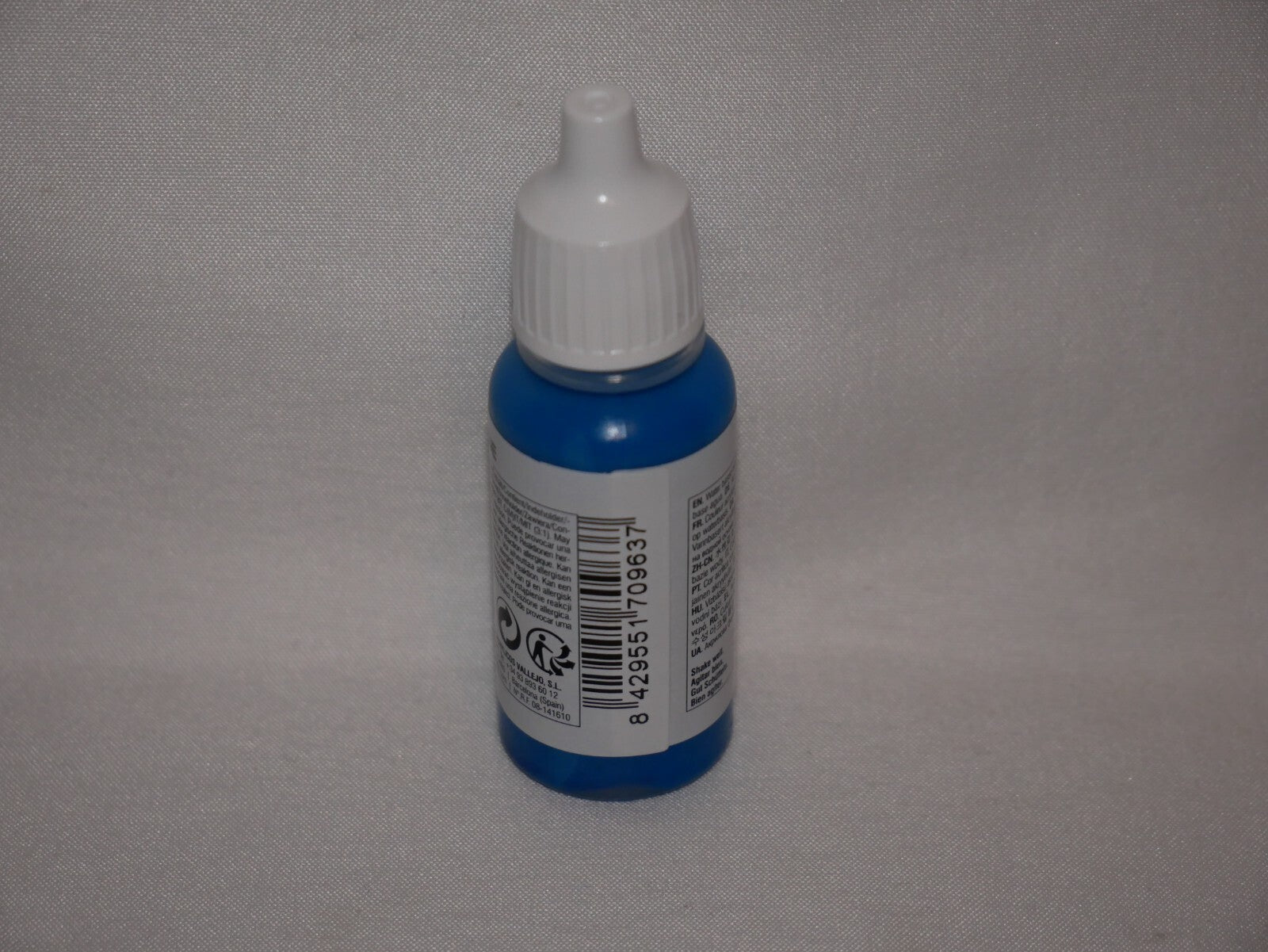 Vallejo Model Color Medium Blue Acrylic 17ml/0.57 fl oz Dropper Bottle - 70.963