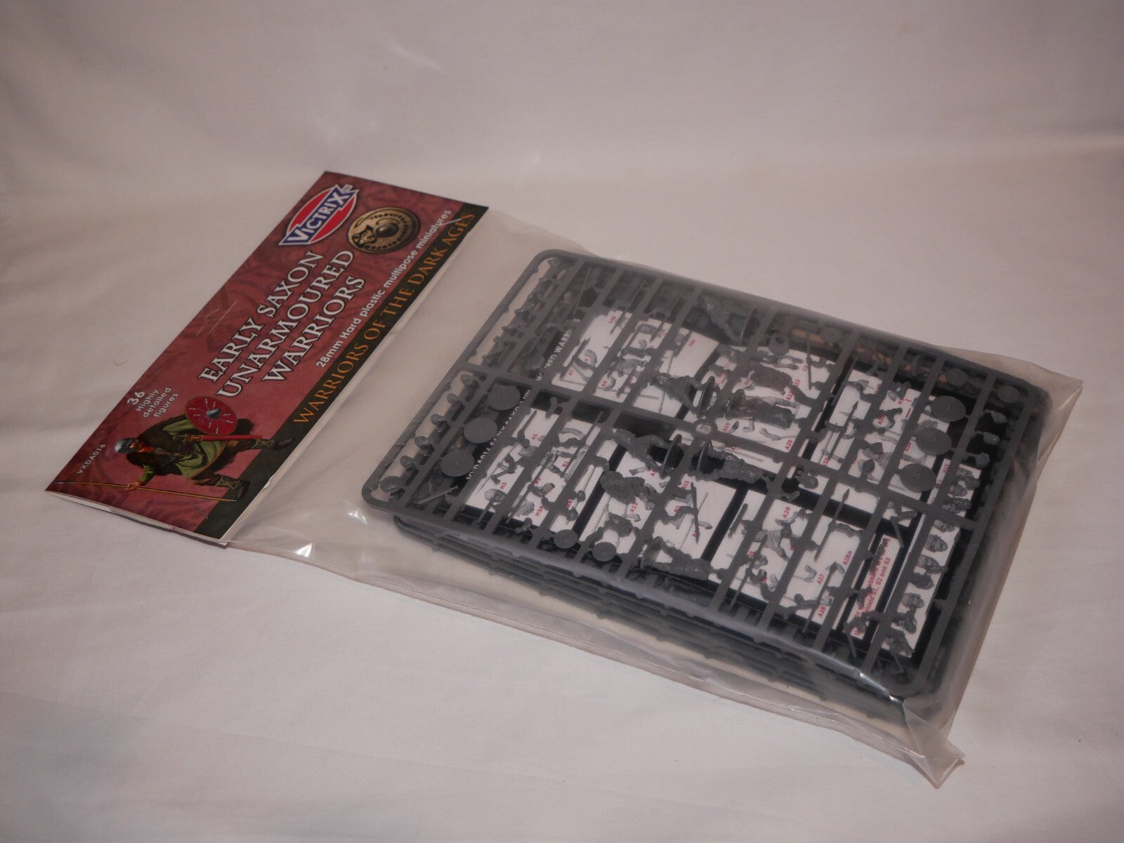 Victrix Warriors Of The Dark Ages 28mm Early Saxon Unarmoured Warriors - VXDA016