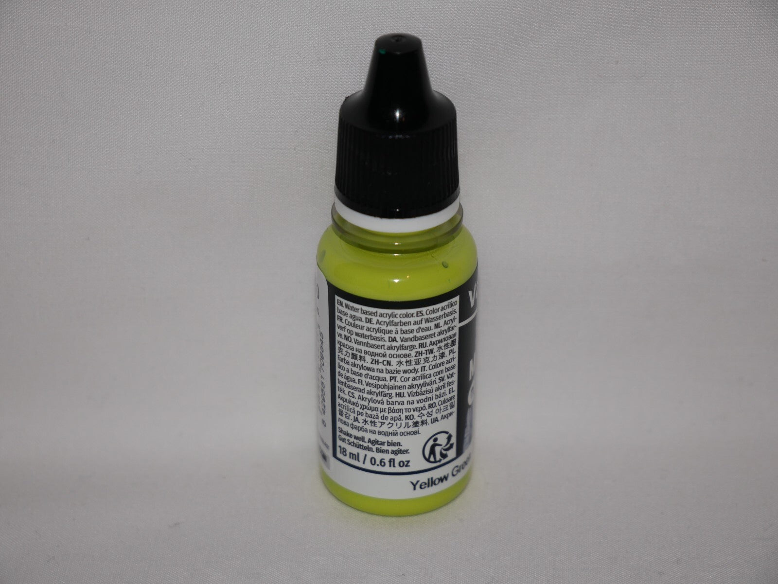 Vallejo Model Color Yellow Green Acrylic 18ml/0.60 fl oz Dropper Bottle - 70.954