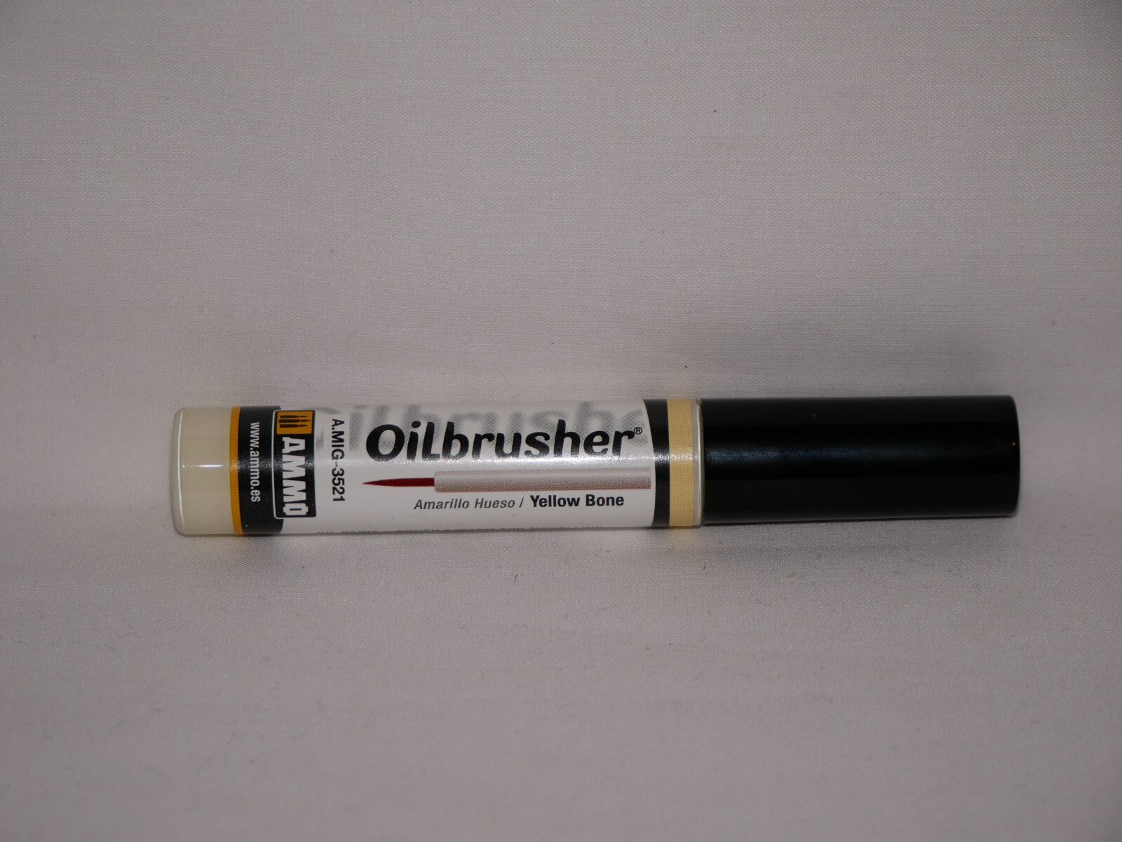 Ammo By Mig Jimenez Yellow Bone Oilbrusher With Fine Brush Applicator A.MIG-3521