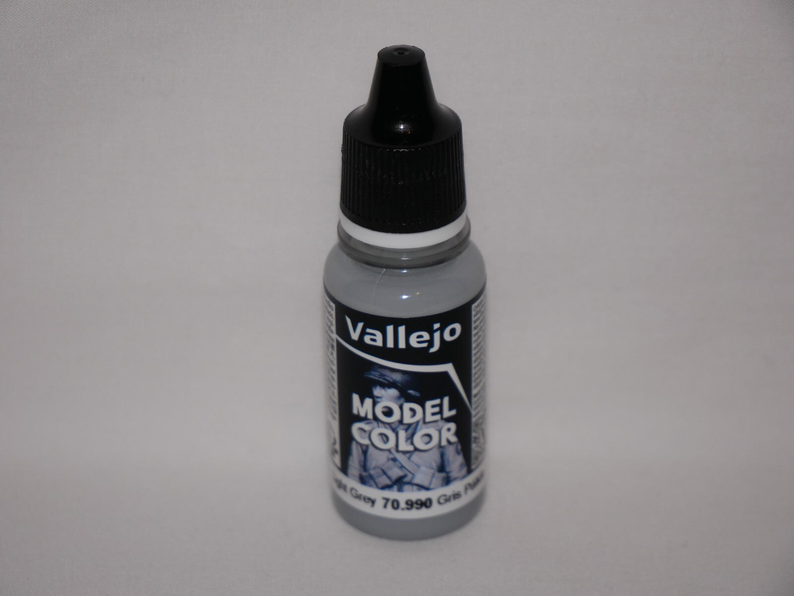 Vallejo Model Color Light Grey Acrylic 18ml/0.60 fl oz Dropper Bottle - 70.990