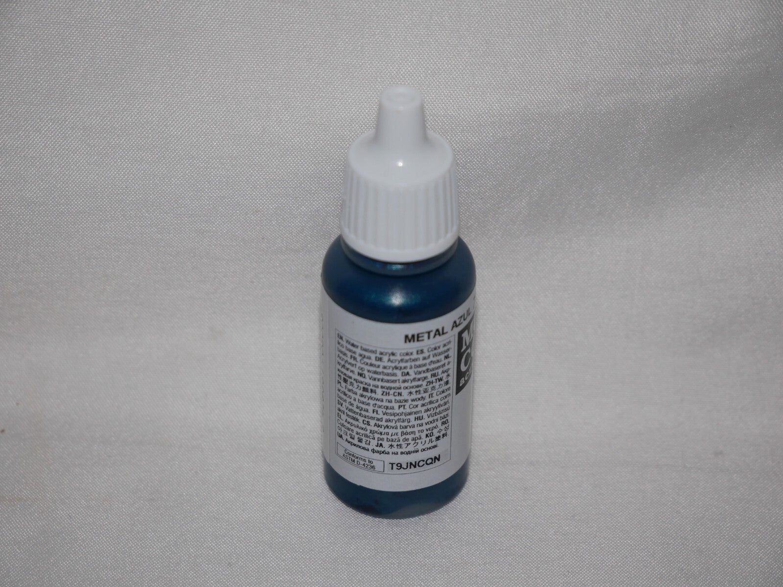 Vallejo Model Color Gunmetal Blue Acrylic 17ml/0.57 fl oz Dropper Bottle 70.800
