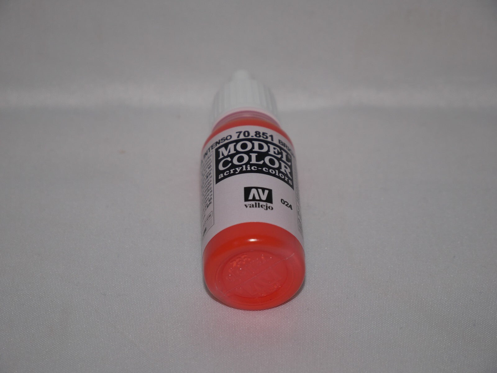 Vallejo Model Color Bright Orange Acrylic 17ml/0.57 fl oz Dropper Bottle  70.851
