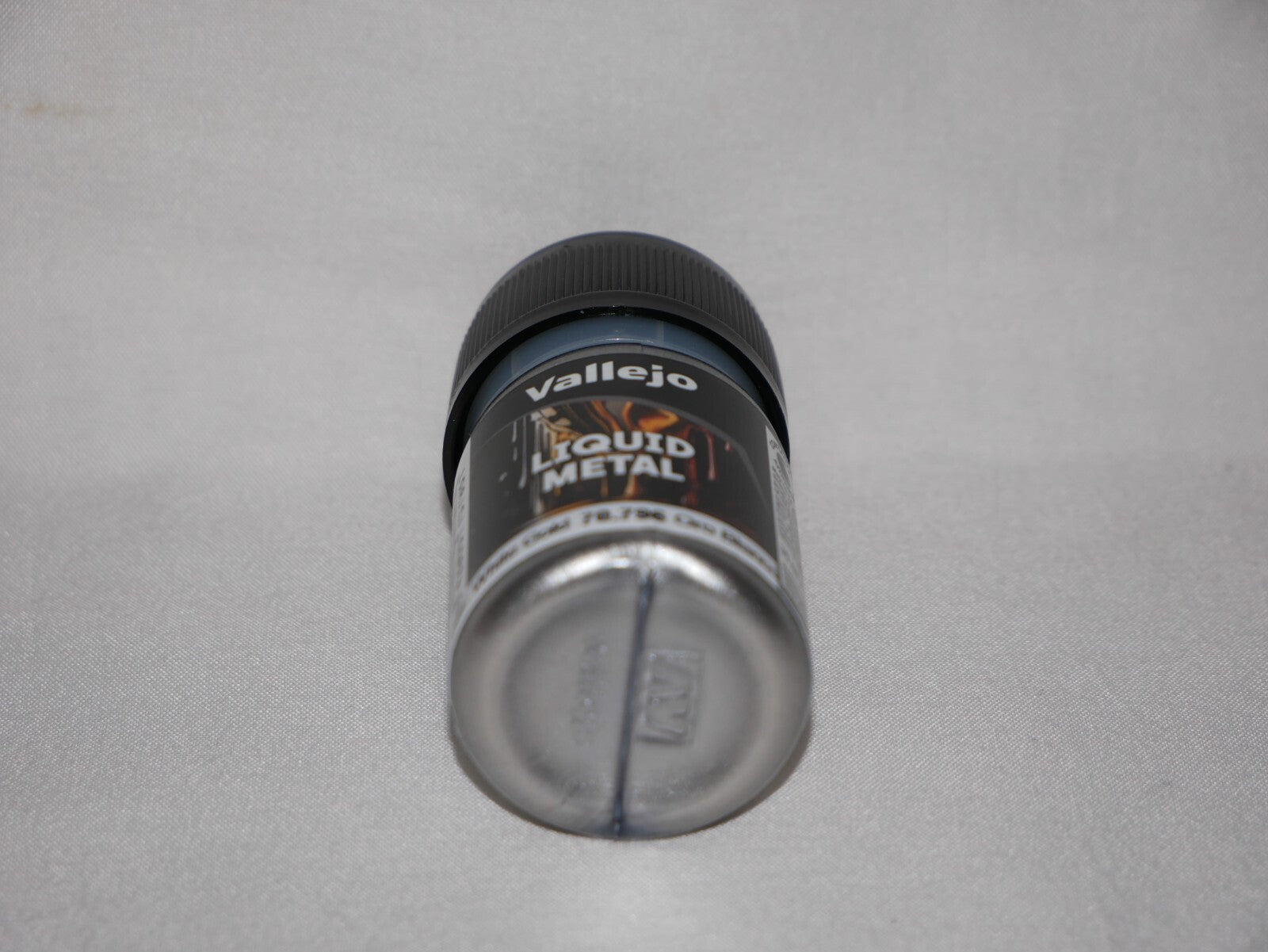 Vallejo Liquid Metal White Gold Metallic Alcohol Based 35ml / 1.15 fl oz 70.796
