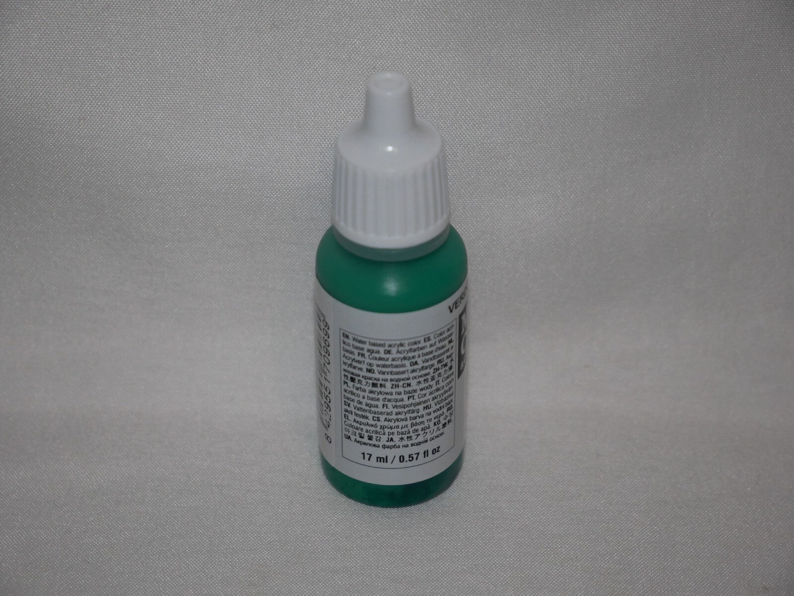 Vallejo Model Color Park Green Flat Acrylic 17ml Dropper Bottle - 70.969