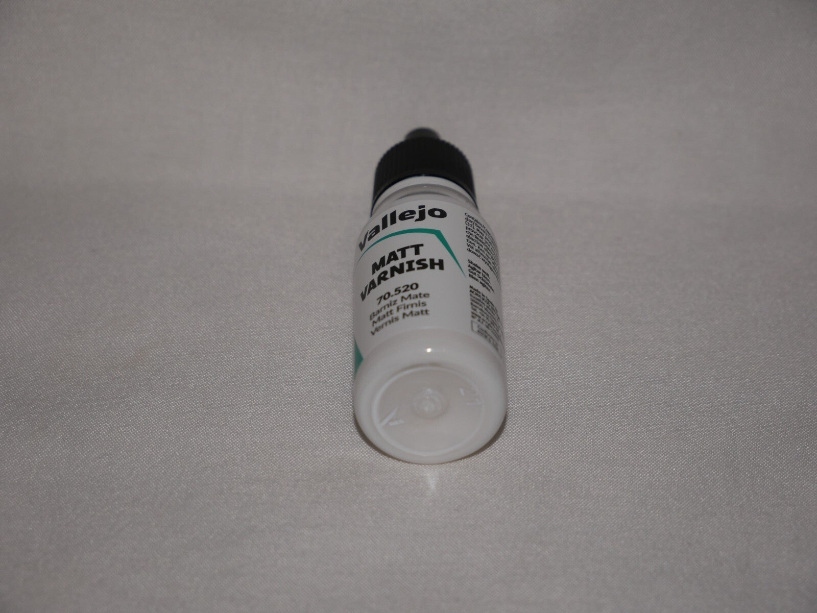 Vallejo Auxiliary Products Matt Varnish 18ml/0.60 fl oz Dropper Bottle - 70.520