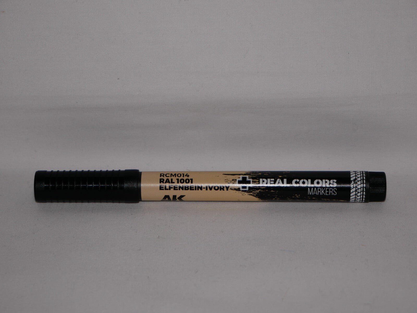 AK Interactive Real Colors Acrylic Marker Pens RAL 1001 Elfenbein-Ivory - RCM014
