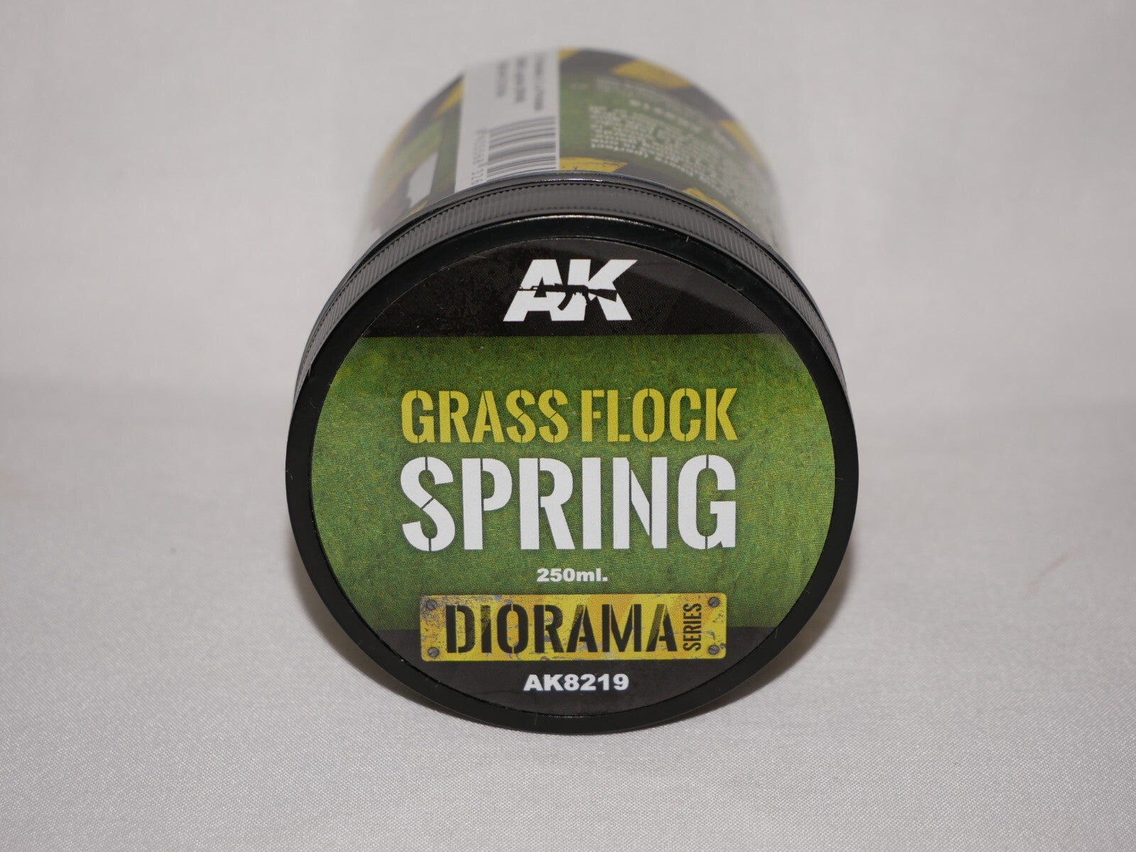 AK Interactive Diorama Series 2mm Spring Grass Flock 250ml Plastic Tub - AK8219