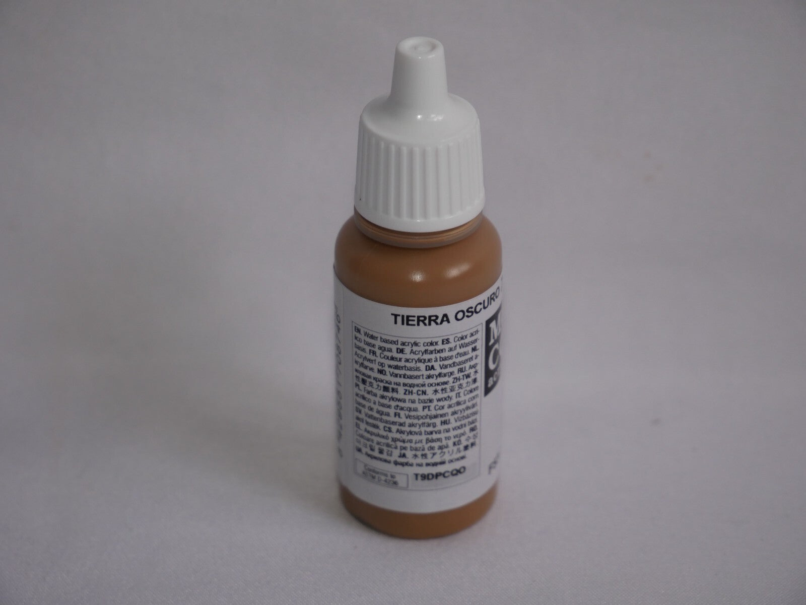 Vallejo Model Color Tan Earth Acrylic 17ml/0.57 fl oz Dropper Bottle - 70.874