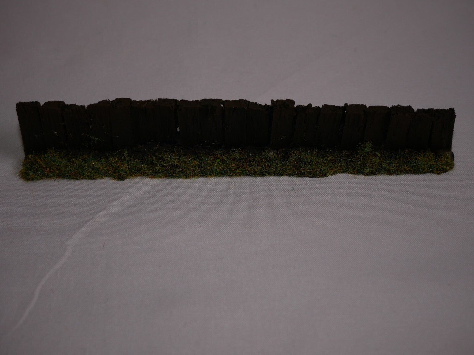 Javis "Countryside" Scenics "OO" Gauge Dark Brown Sleeper Fencing PF9