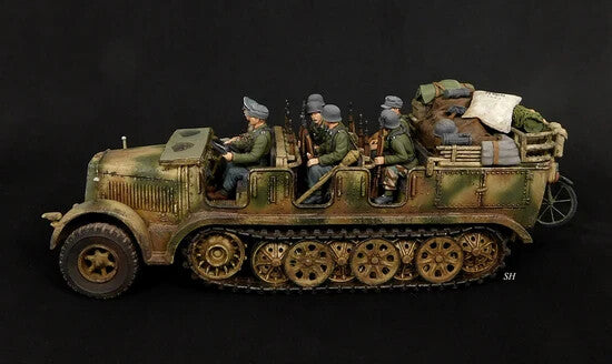 Rubicon Models 1:56 Scale German SdKfz 7 Half-Track Artillery Tractor - 280065
