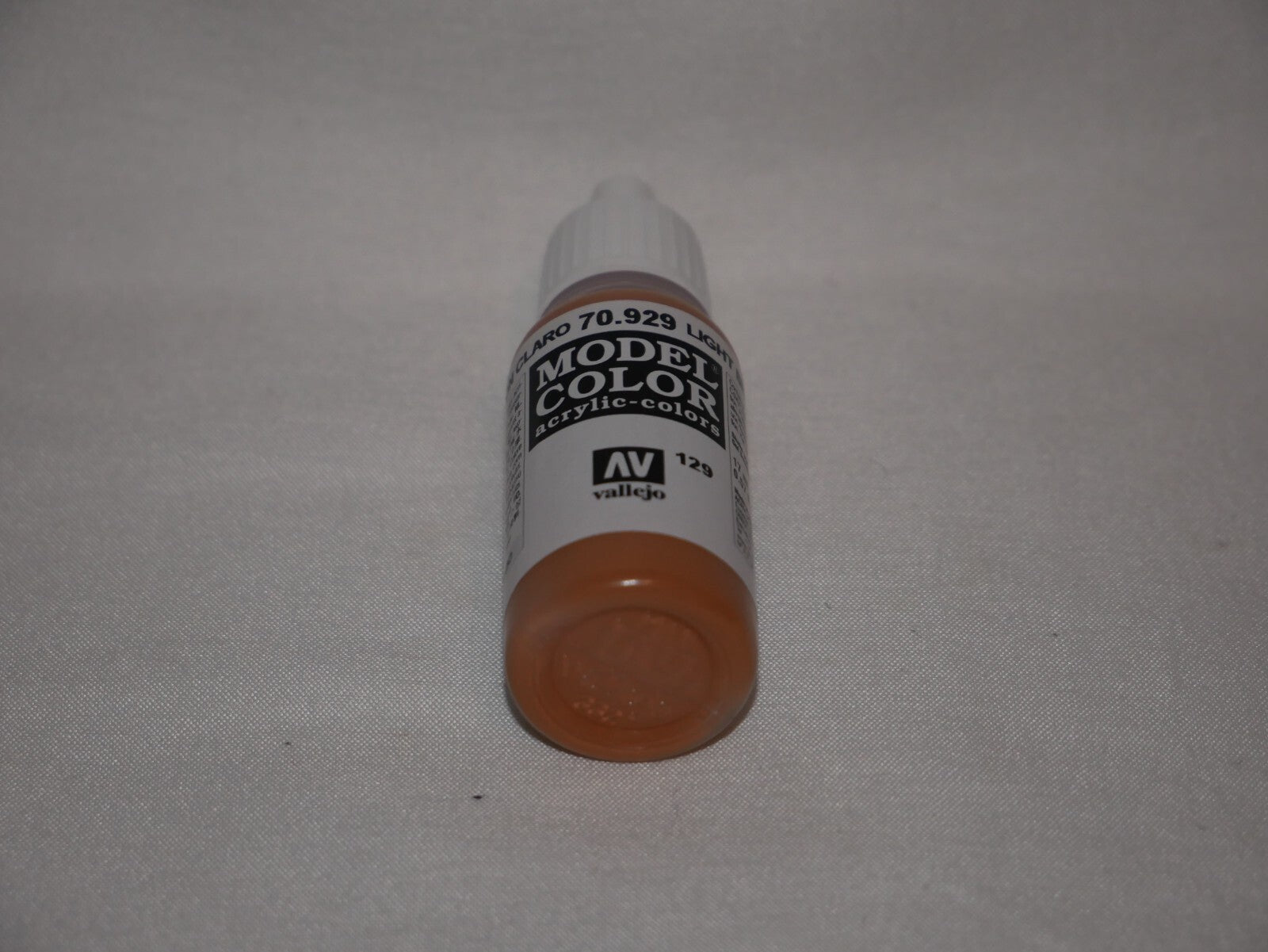 Vallejo Model Color Light Brown Acrylic 17ml/0.57 fl oz Dropper Bottle - 70.929