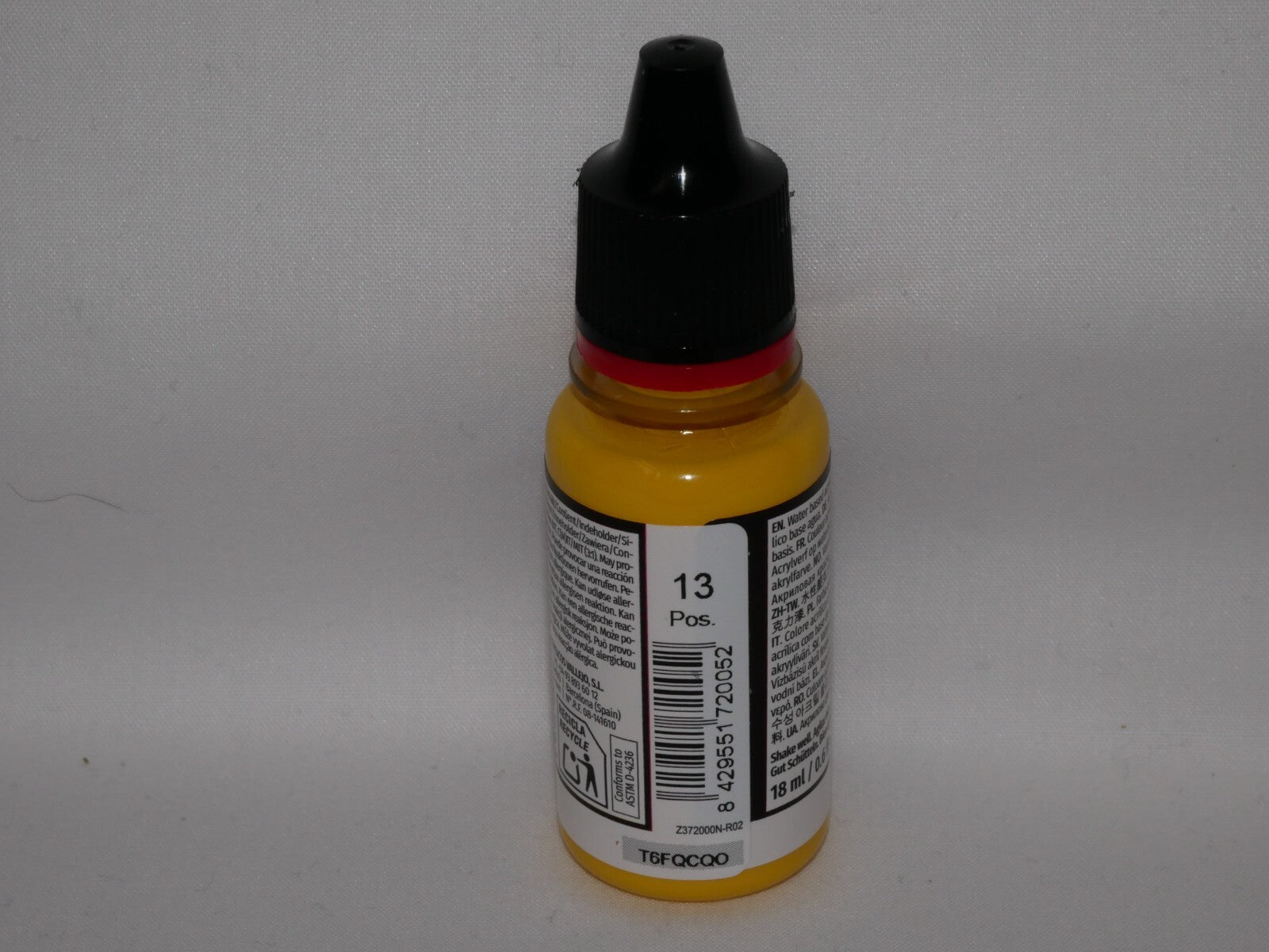 Vallejo Game Color Acrylic Moon Yellow 18ml/0.6 fl oz Dropper Bottle - 72.005
