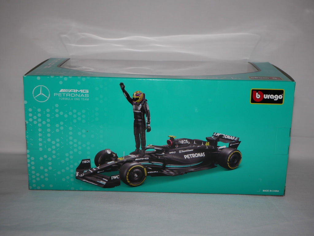 Burago 1:24 Mercedes-AMG Petronas F1 W14 With No.44 Hamilton Figure - #18-28037H