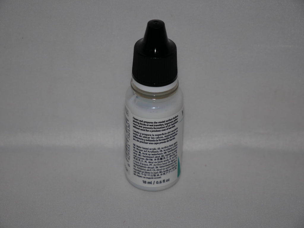 Vallejo Auxiliary Products Decal Fix 18ml/0.60 fl oz Dropper Bottle - 73.213