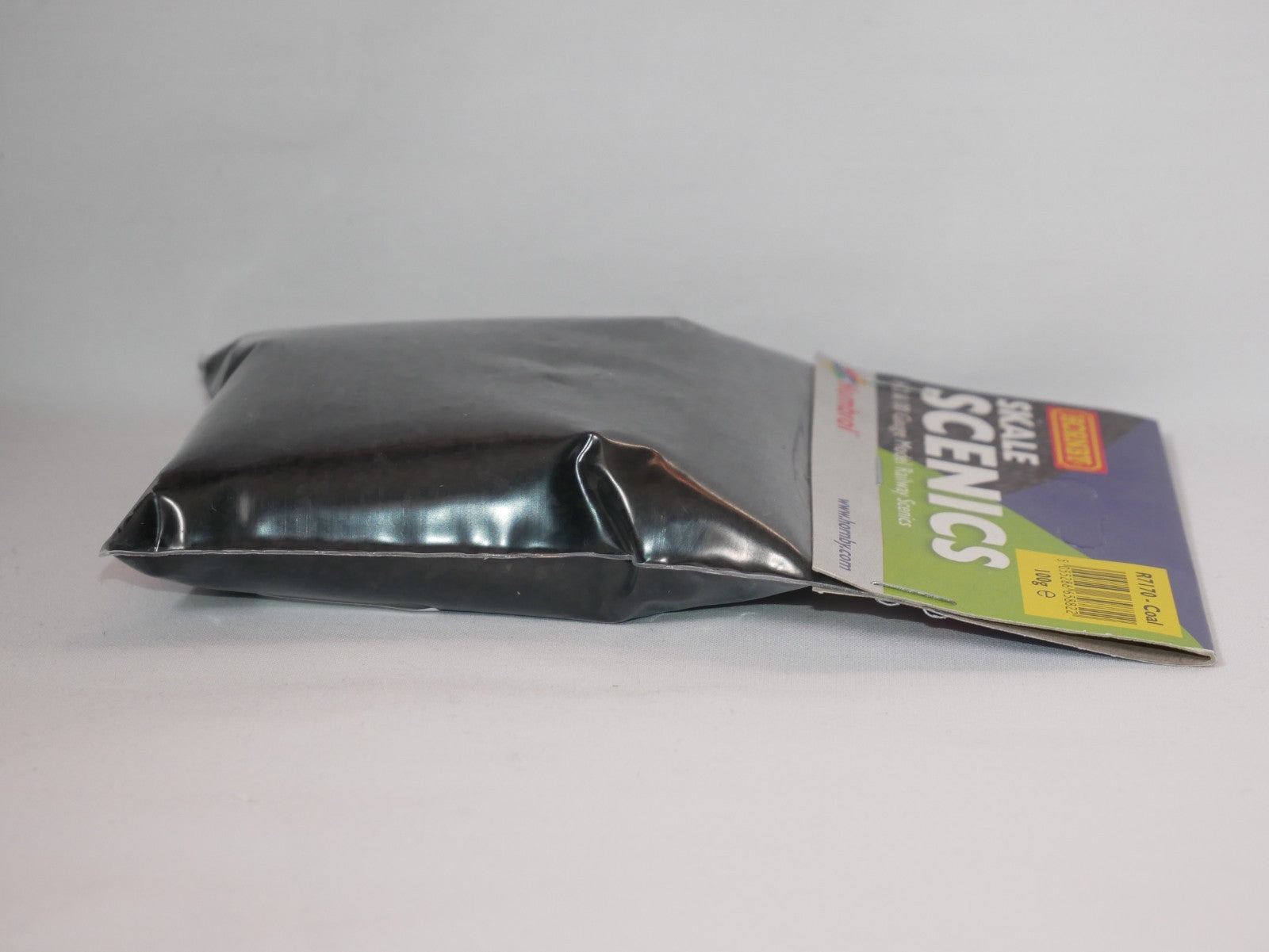 Hornby Skale Railway Scenics HO/OO Gauge Realistic Coal Ballast 100g Bag - R7170